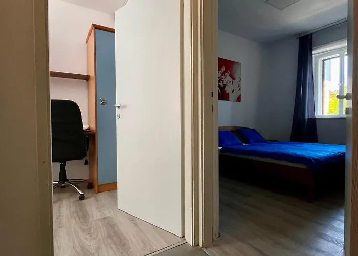 Center بيت ضيافة إيزولا